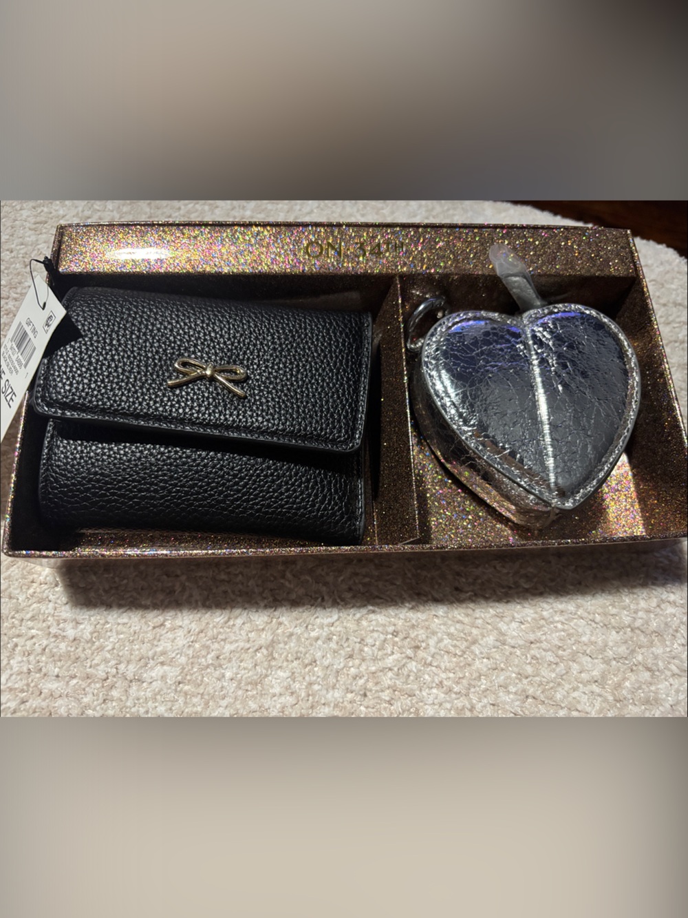 ONE/SIZE Black Pebbled Key Case with Silver Heart Coin Pouch